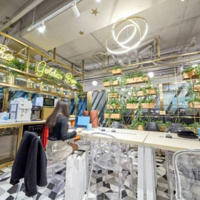 Interior of Admiralty Centre, 18 Harcourt Road, Unit 603, 6/F, Tower 1, Admiralty. Click for details.